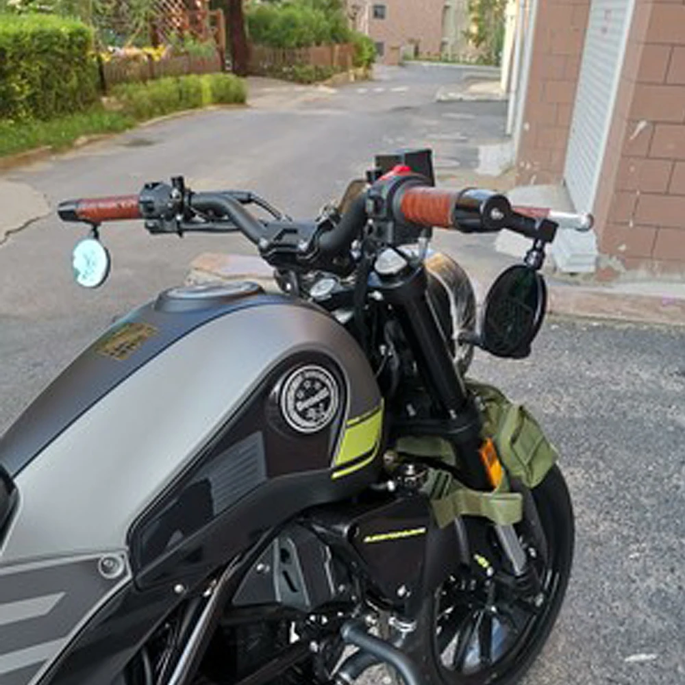 E8