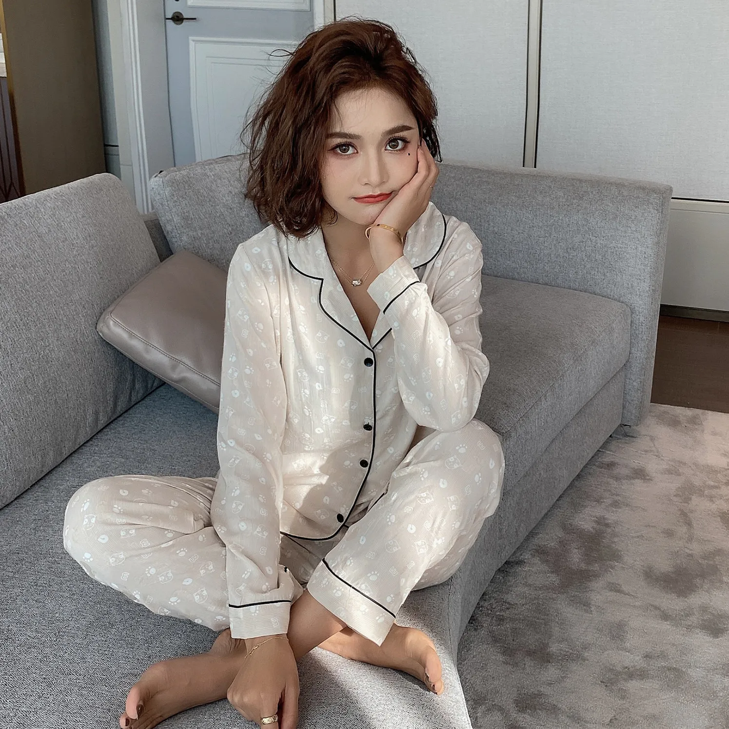 

Autumn Woven Jacquard Printed Puppy Ladies Homewear Comfortable Loose Cotton Soft Lapel Long Sleeve Trousers Two-piece Pajamas