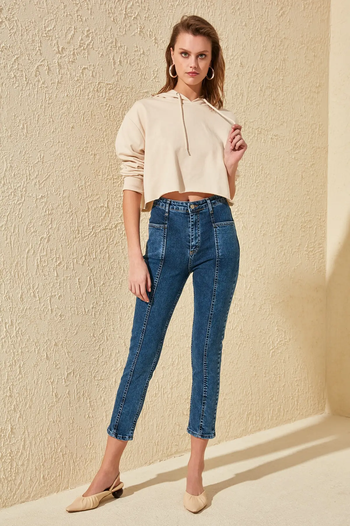 

Trendyol Stitch Detail High Waist Slim Fit Jeans TWOSS20JE0126