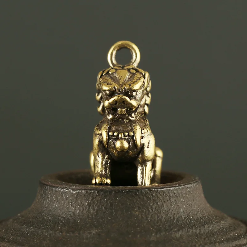 lion keychain pendants (10)