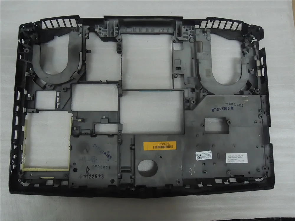 Для Dell Alienware M17X R5 нижний чехол 0GXRRC