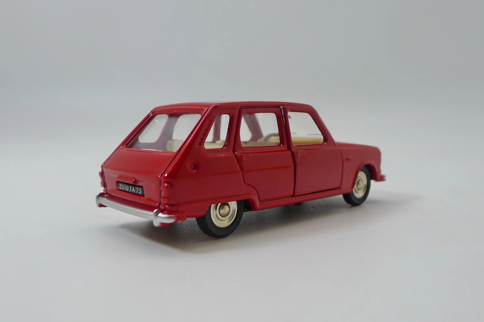 Atlas Dinky игрушки 1416 RENAULT 6 1:43 литой модельный автомобиль