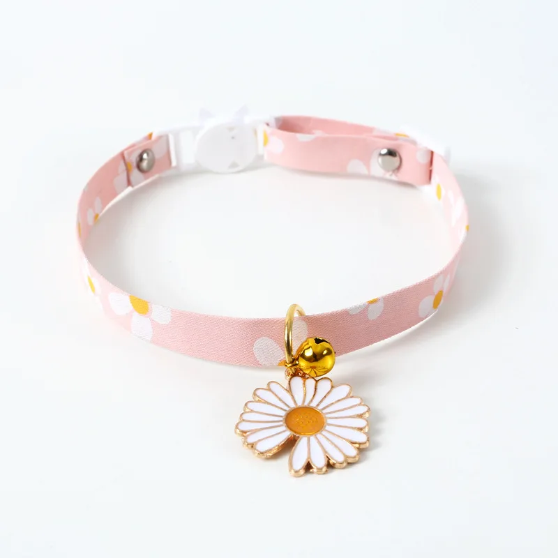 

Daisy Flower Pattern Adjustable Cat Collar With Hollow Bell For Cats Puppy Collars Cat Kitten Collar Pet Lead Leashes Pet Supply