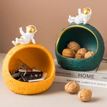 Nordic Decoration Storage Organizer Creative Resin Astronaut Storage Box Space Saver Organizer Office Desktop Clutter Storage