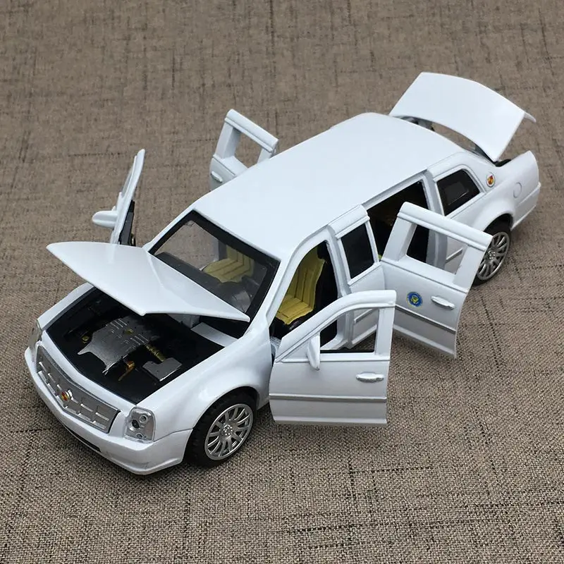 1:32 Сплав роскошный литой под давлением автомобиль модель музыкальный светильник