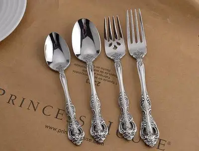 4-piece flatware set Набор посуды из 4 предметов включает в себя 1 вилку, ложку, вилку для салата/десерта и чайную ложку, 18/10 нержавеющая сталь - Цвет: 4-piece flatware set