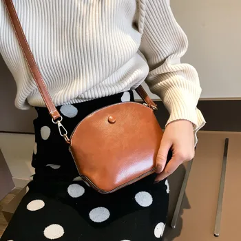 

New retro port wind small bag female new personality wild shoulder bag trend mini student Messenger bag
