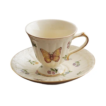 

Luxury Chinese Coffee Cup Porcelain Creative British Cups Handle Red Tea Cup Reusable Filizanka Do Kawy Home Drinkware QAB50BD