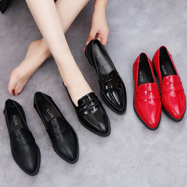 

2019 Spring And Summer New Style Versatile Shallow Mouth Shoes Low Heel Comfortable Patent Leather Social England Muller WOMEN'S