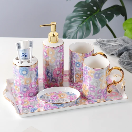 Retro Palace Wind Light Luxury Ceramic Home Hotel Bathroom Storage Decoration Set Simple Bathroom Mouth Cup Toothbrush Cup Kit - Цвет: as the picture shows