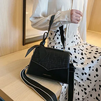 

2020 spring and autumn new bag female fashion shoulder bag simple portable casual crossbody
