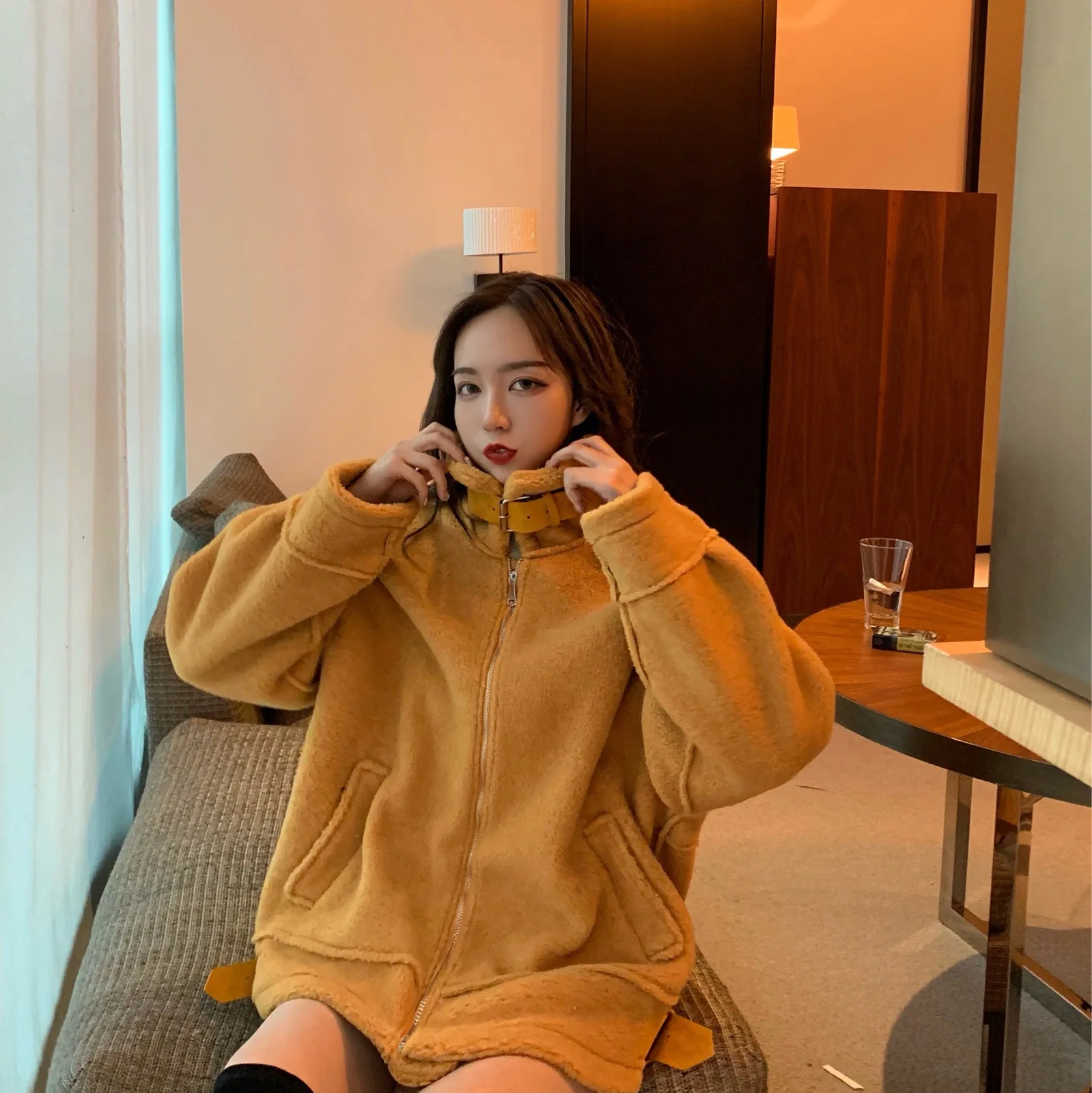 

Photo Shoot 2018 Thick Lambs Wool Jacket Warm Silhouette Fur Coat 1019233