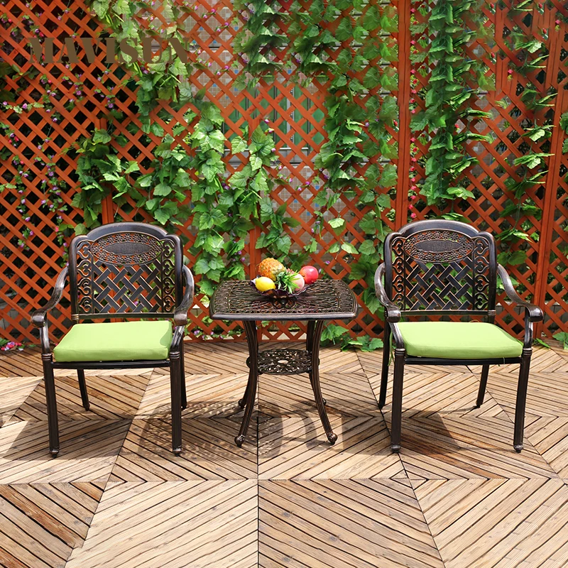 Northern Europe Outdoor Cast Aluminum Table And Chairs Combination Light Luxury Villa Courtyard Garden Chaise Lounge Set