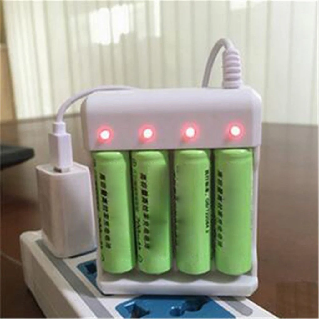 

USB 4 Slots Fast Charging Battery Charger Short Circuit Protection AAA and AA Rechargeable Battery Station