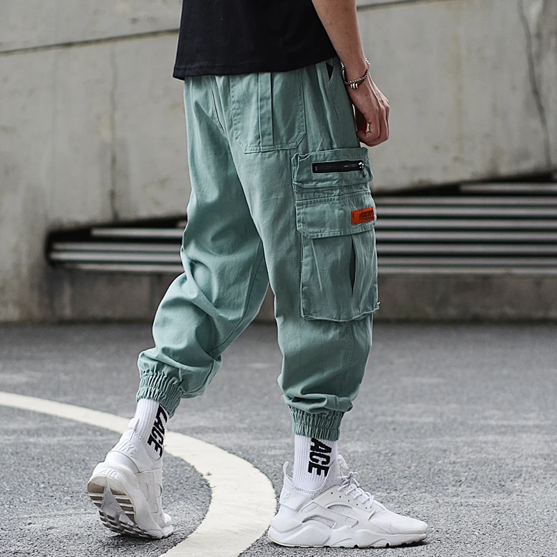 Fashion Streetwear Men Joggers Pants Loose Fit Casual Big Pocket Cargo Pants Embroidery Designer Camouflage Hip Hop Pants Men