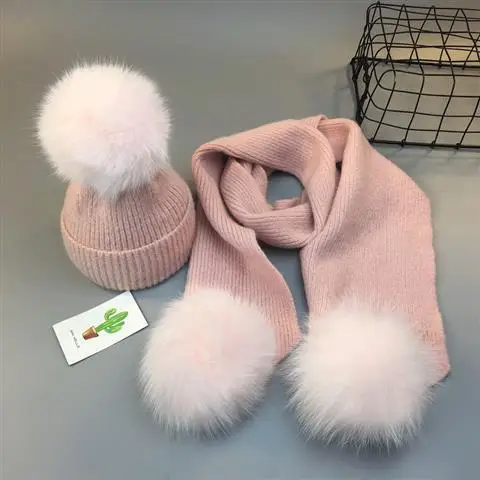 Pink Cap Scarf Set Новая теплая зимняя шапка с помпоном для маленьких девочек, шарф, комплект, натуральный шарик из меха лисы, теплые вязаные шапки для мамы и ребенка, шапочка для родителей и ребенка - Цвет: Pink Cap Scarf Set