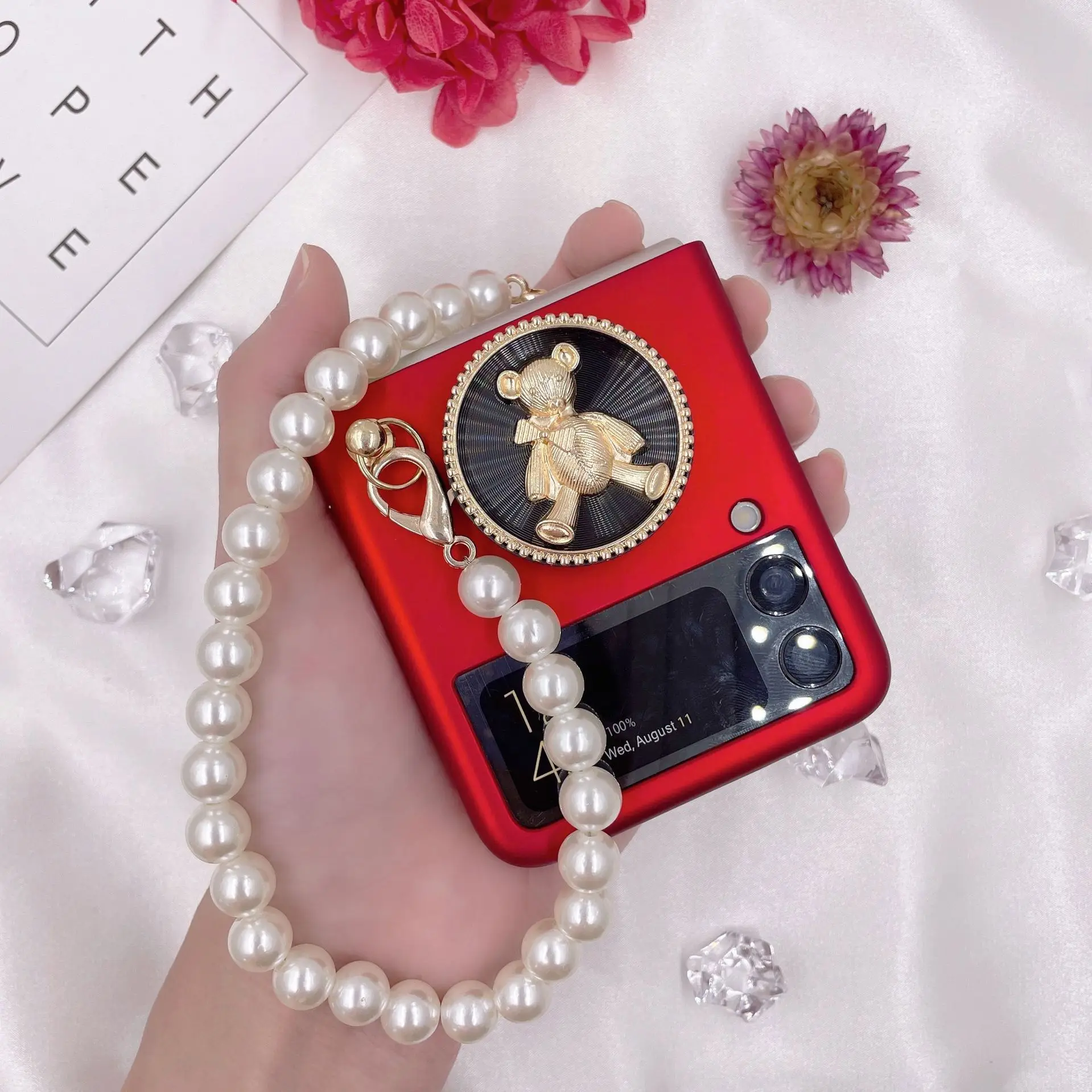 

Luxury Classic Bear Stand Bracket Cases Cover For Samsung Z Flip 4 3 Flip3 Flip4 5G Red Smooth Case Cover With Pearl Hand Chain