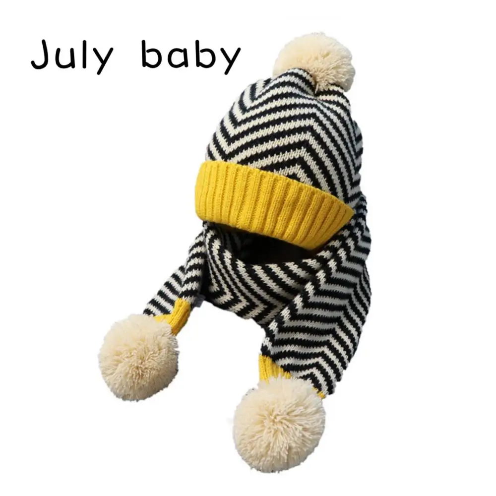 

July baby's new soft and comfortable warm baby children's hat suit boy wool hat scarf girl hat suit 2-5 years old two-piece suit