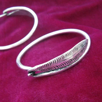 

GUIZHOU ETHNIC HANDMADE JEWELRY PERSONALIZED HANDMADE MIAO SILVER BRACELET BRACELET CARVED LEAF BRACELET