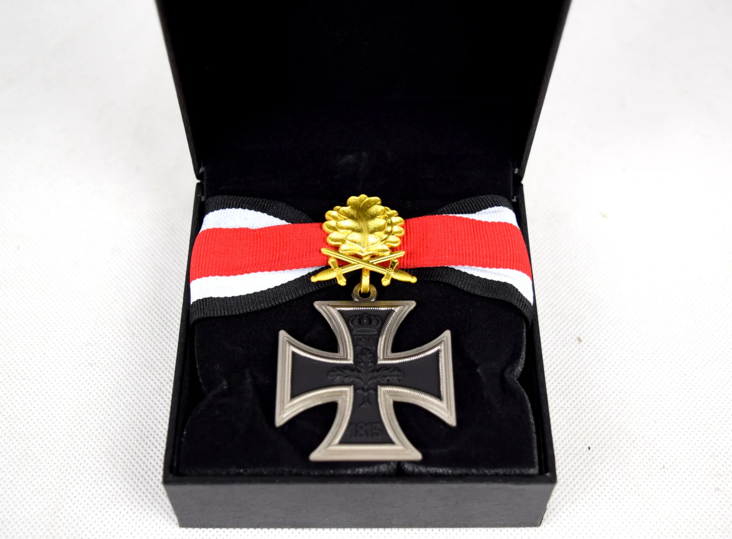 Reenactments German Iron Cross W OAK Leaf Gold Badge Medal Gold