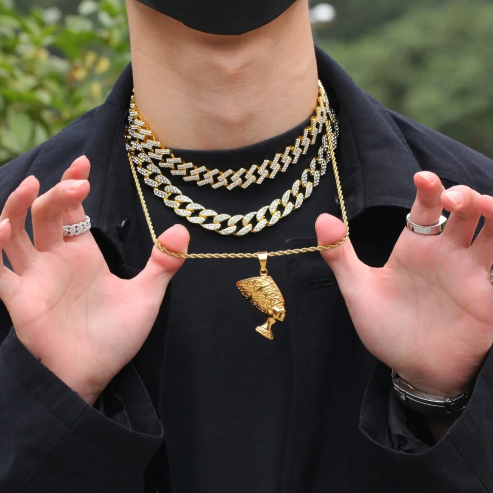 12910859918_856345497