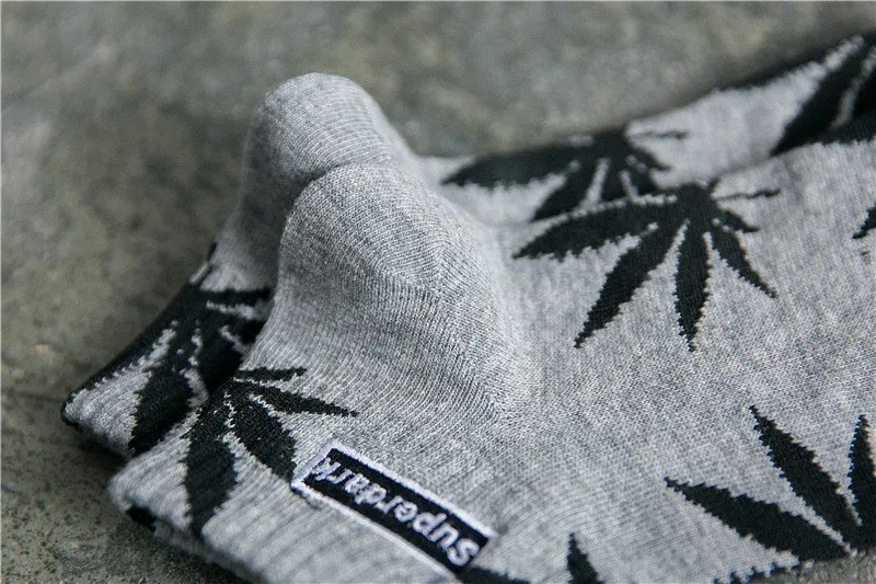 Spring And Summer New Products Pure Cotton Maple Leaf Fashion Socks Cool Fashion Jacquard Men And Women No-show Socks Individual