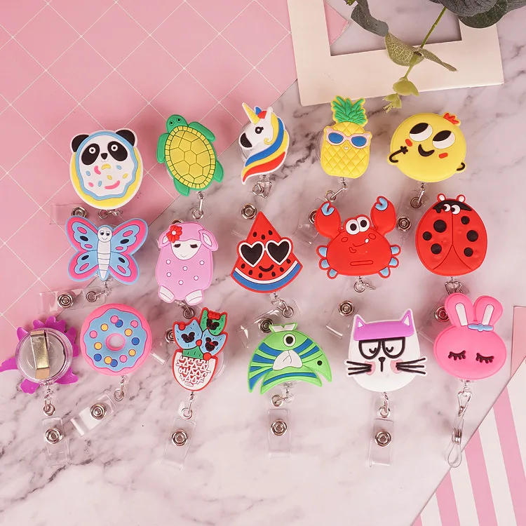 Soporte retráctil de silicona para tarjetas de identificación, 1 pieza, Anime, piña, pez, Donuts, estudiantes