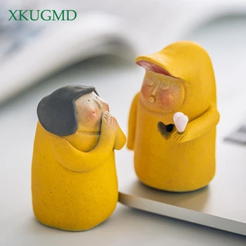 

Little Yellow People Ceramic Decoration Figures Sculpture Crafts Items Storage Rack Couple Gifts Home Decorations Accessories