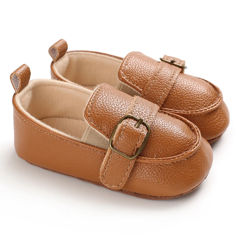 Обувь для новорожденных малышей; повседневная кожаная обувь для маленьких мальчиков и девочек; мягкая однотонная обувь для кроватки; первые ходунки - Цвет: Коричневый