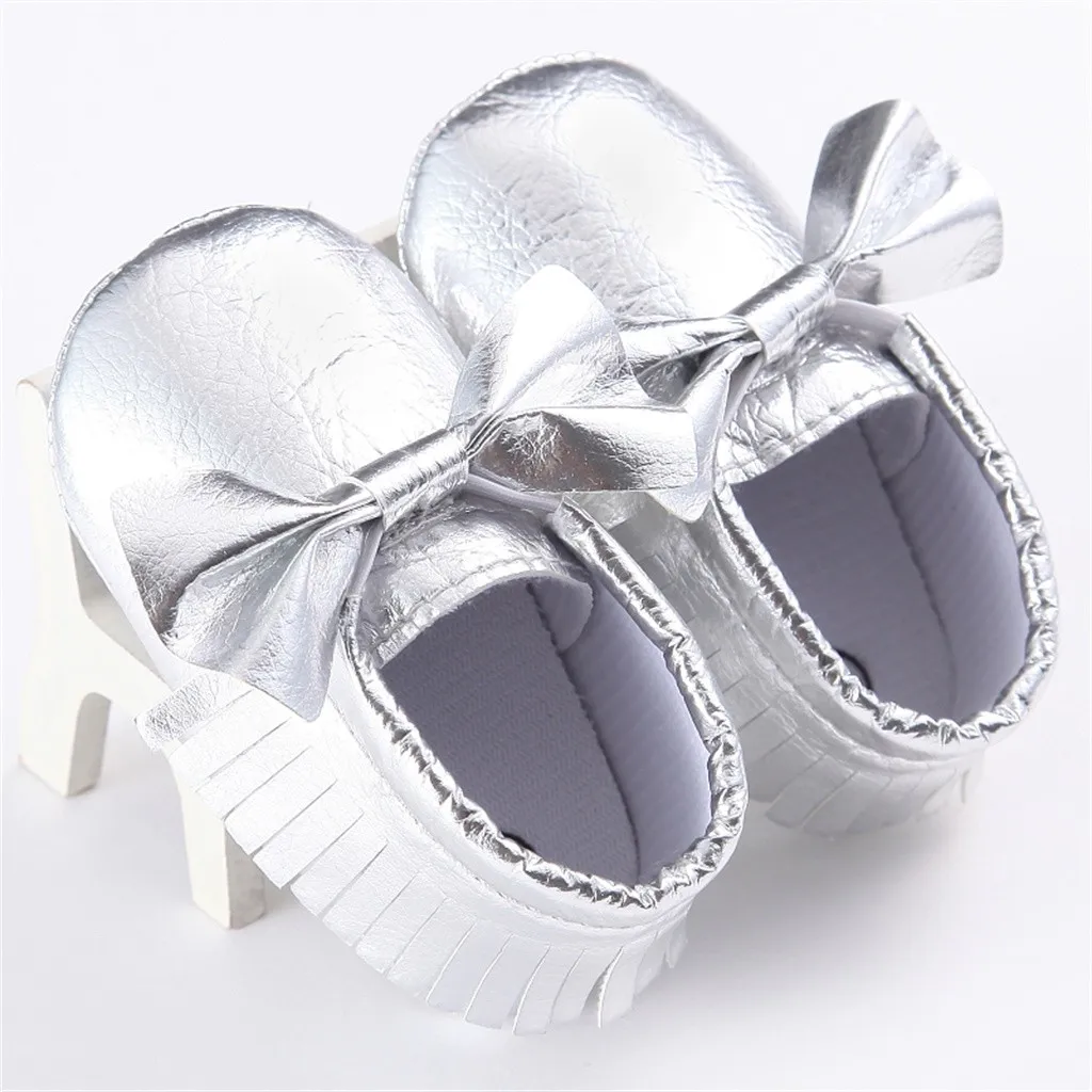 НОВАЯ РОЖДЕСТВЕНСКАЯ обувь с блестками для новорожденных и маленьких девочек; обувь с кисточками и бантиком; нескользящие кроссовки для детей 0-24 месяцев