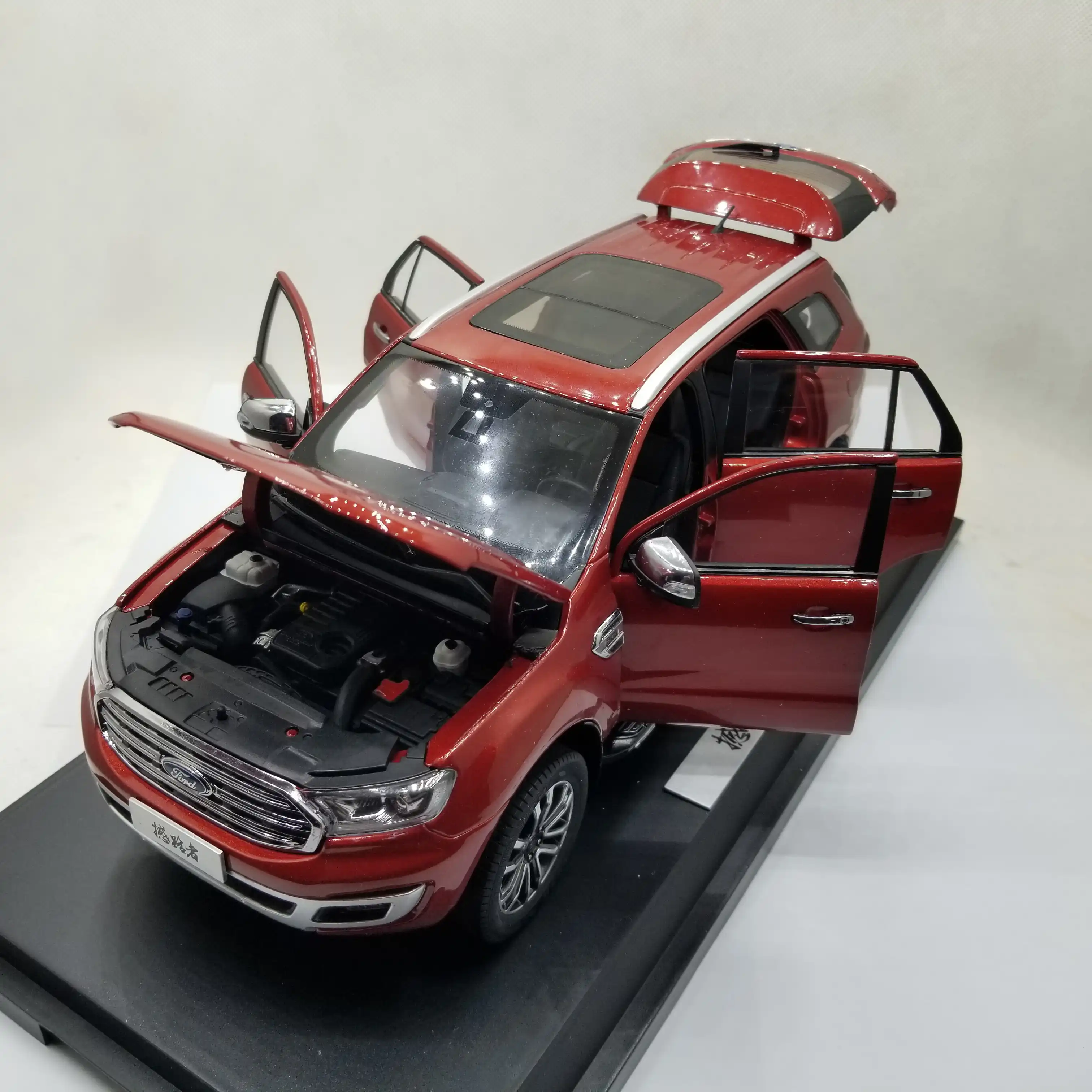 118 Diecast Model for Ford Everest Endeavour 2019 Red SUV Alloy Toy