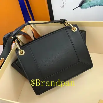 

Top Quality Cowhide Messenger Bag Messenger Bag Shoulder Bag Luxury Designer Big Earrings Shoulder Buckle Wild Louis Bag S5029