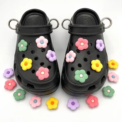 2021 styliste de fleurs colorées, accessoires de pantoufles, épingles à chaussures en résine, décoration de chaussures de jardin pour filles, breloques pour sabots de croco 