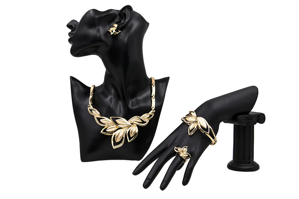 3035004371_745650842