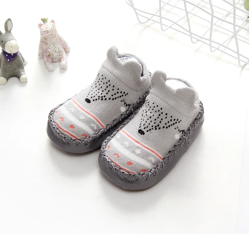 Модные детские носочки с резиновой подошвой, носки для малышей и малышек, начинающих ходить, новорожденных осень-зима детей носки-тапочки обувь Нескользящие мягкие недорогого материала - Цвет: Gray