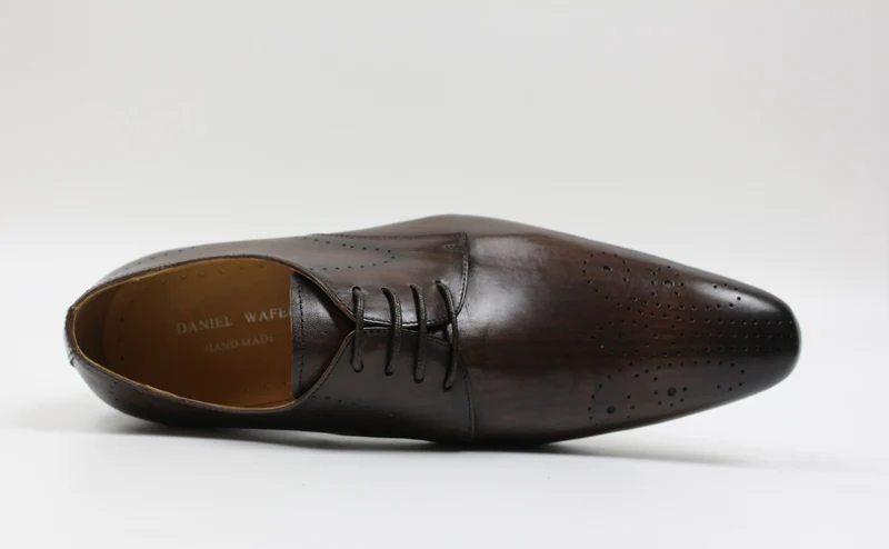 Мужские модельные туфли ручной работы; туфли дерби из натуральной кожи; деловые офисные туфли с острым носком; цвет черный, коричневый; мужские деловые туфли на шнуровке