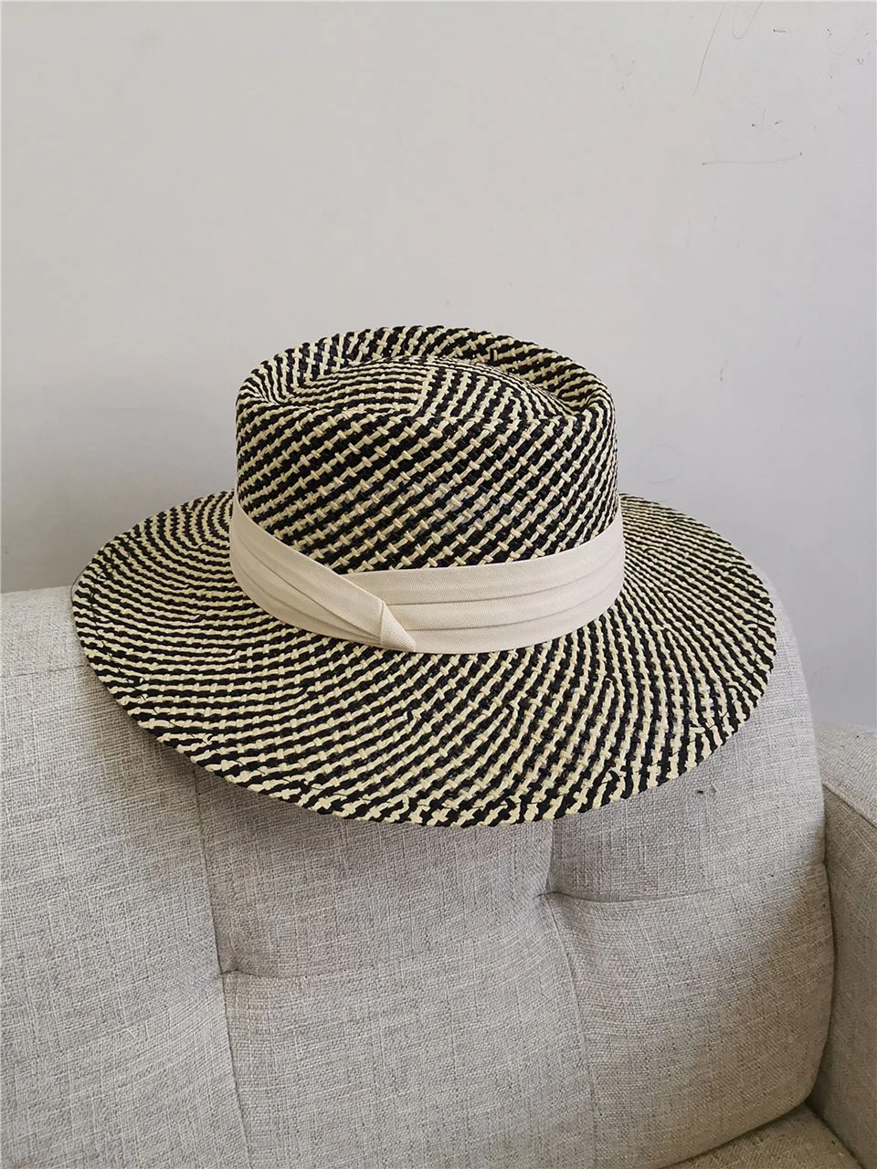 Waliicorners Wide Brim black and white Jazz Hat UV Protection Panama Straw Hats Travel Beach Sun Hat 24 H90bd42d9646b419c8f848ac4d039e420M