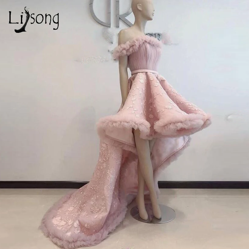 Mooie Roze Bloem Kant Hoge Lage Prom Jurken Tutu Ruches Lange Prom Jassen Off De Schouder Lace Up Formele Jurken Mooie Roze Bloem Kant Hoge Lage Prom Jurken Tutu Ruches Lange Prom Jassen Off De Schouder Lace Up Formele Jurken