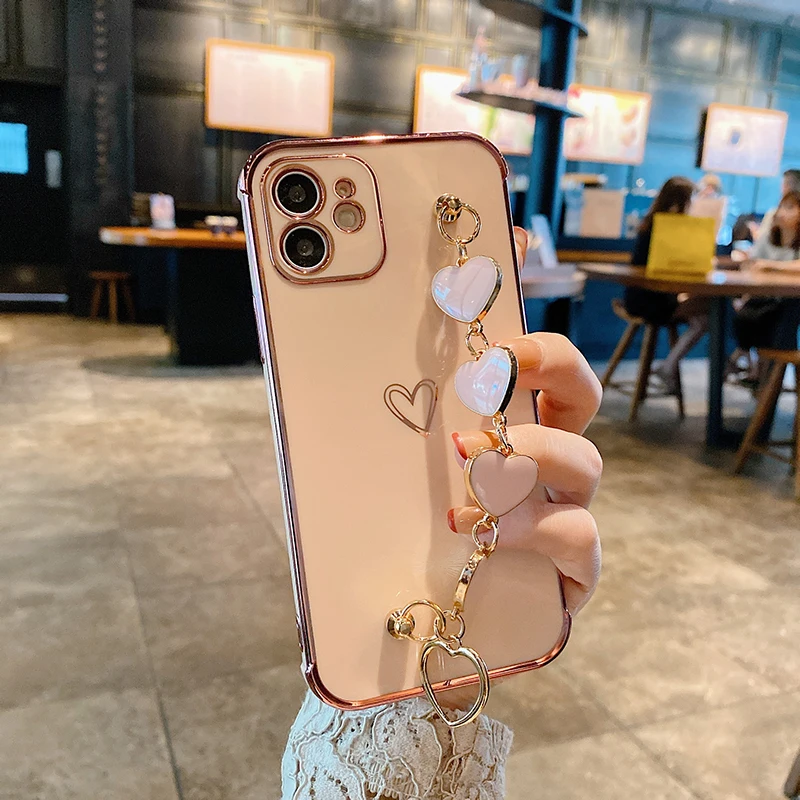 iPhone Back Cover & Love Heart Chain - 1mrk.com