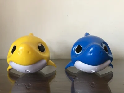 Sing and swim electric fish Children's bathing water toys Great blue and yellow Shark Can sing boat swimming fishing toys 3