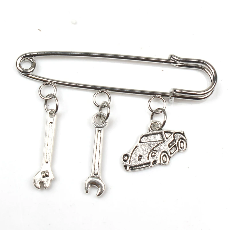 

New Fashion Car Repair Kit Mini Wrench Steel Ruler Hacksaw Alloy Car Pendant Brooch Dad Holiday Gift Souvenir Badge