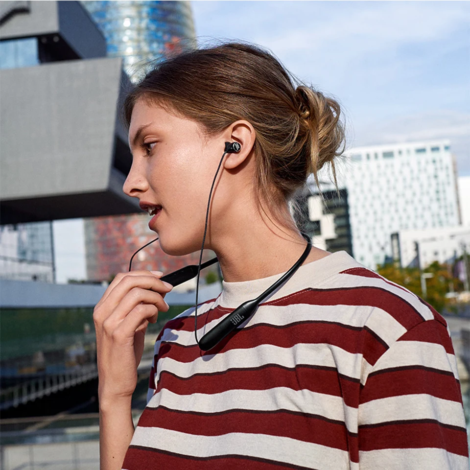 JBL Live 220BT Wireless Bluetooth 