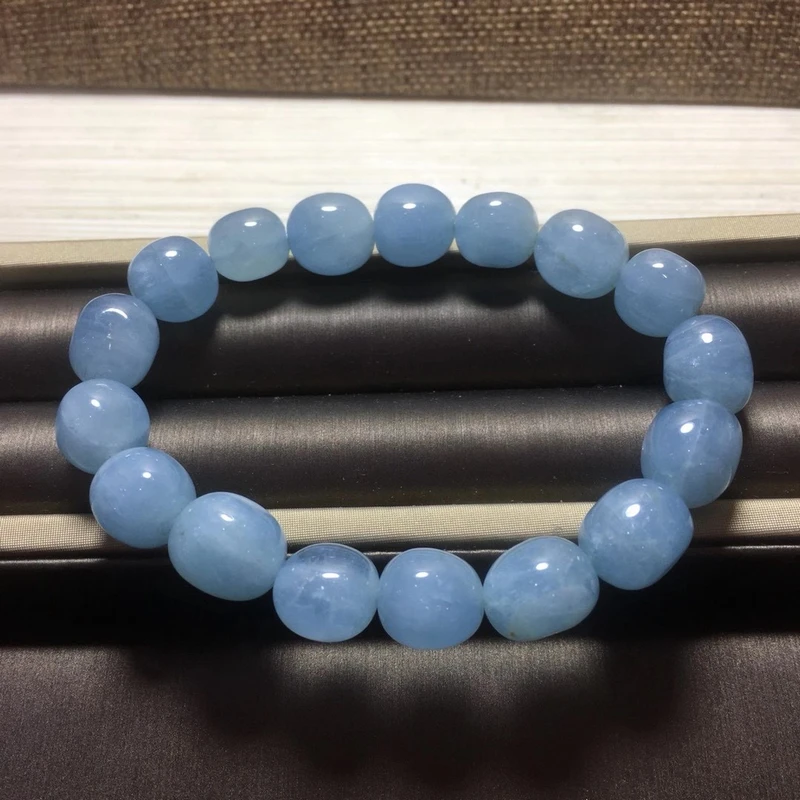 

2020 Natural blue Aquamarine Crystal bracelet Arbitrary shape bracelet Fortune Crystal healing stone energy absorption 1Pc