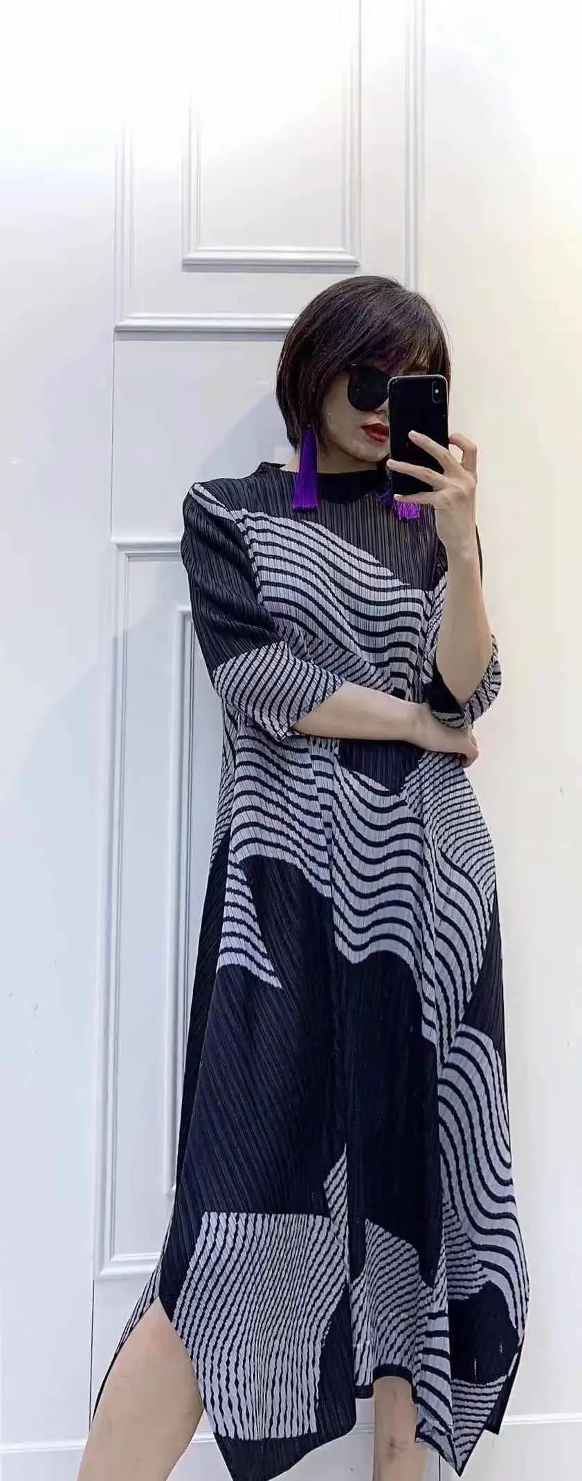 Горячая Miyake Fold геометрический принт Стенд шеи Половина рукава большое платье доступно трапециевидной формы