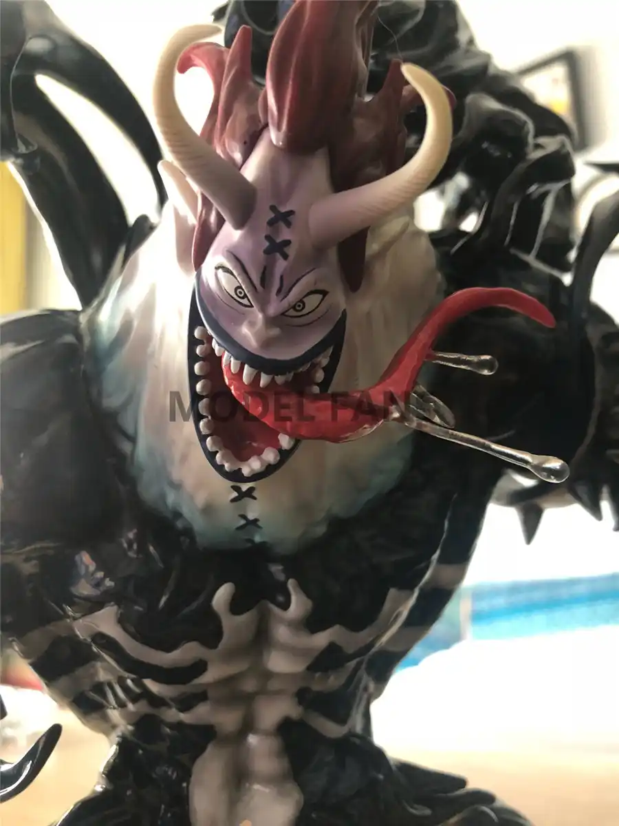 venom resin statue