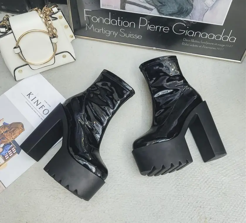 new autumn and winter women's boots round head back zipper Martin boots leather super high heel thick with women's booties