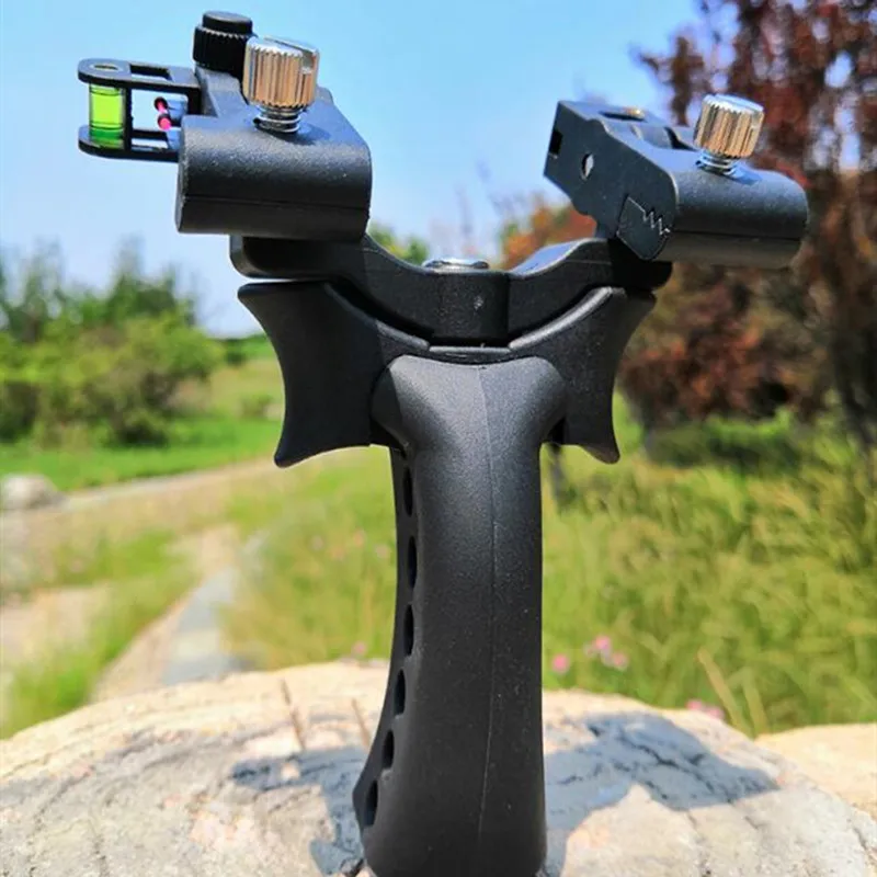 

New powerful resin slingshot and flat rubber band outdoor hunting shooting adjustable 360-degree rotating aiming point to follow