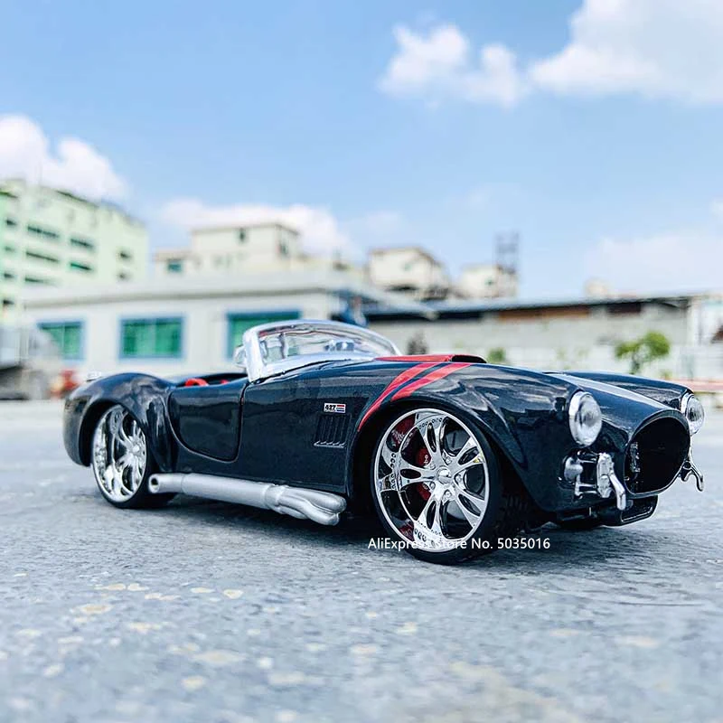 Maisto 1:24 Ford 1965 Shelby Cobra 427 simulation alloy car model crafts decoration collection toy tools gift