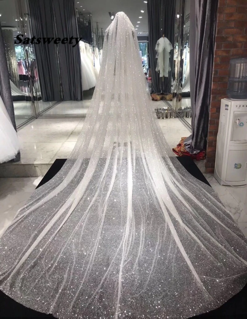 Gorgeous Bling Bling Gold Spraying 3 Meters Long 1.5 Meters Wide Silver Sequins Wedding Veil Bridal Chapel Veil With Comb