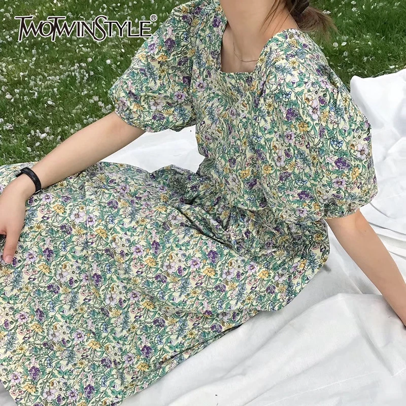 Женское платье с коротким рукавом TWOTWINSTYLE элегантное квадратным воротником